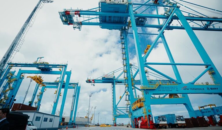 Porto de Suape inaugura terminal de contêineres 100% eletrificado