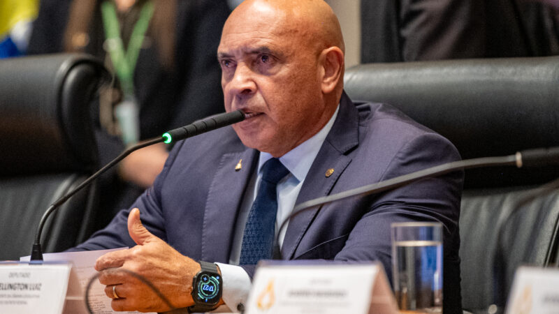 Sistema Integrado de Normas Jurídicas do DF ganha homenagem na Casa