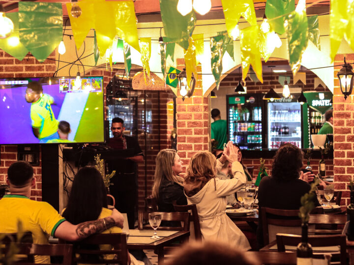 Copa do Mundo movimenta pizzaria com rodada de chope grátis
