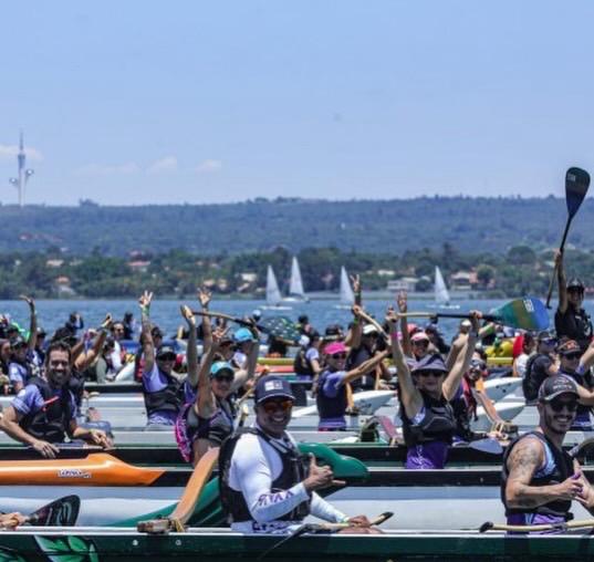 Campeonato de Canoa Havaiana agita as águas do Lago Paranoá