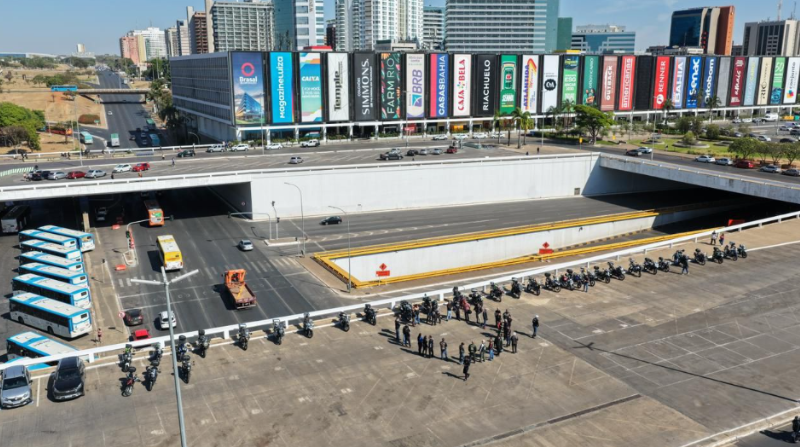Motociclistas voluntários fazem ação inclusiva no Plano Piloto