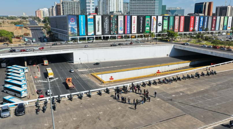 Motociclistas voluntários fazem ação inclusiva no Plano Piloto