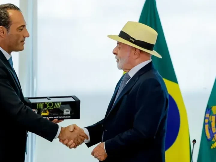 Stellantis anuncia investimento de R$ 30 bilhões no Brasil
