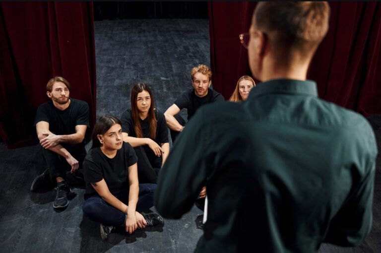 Oficina de teatro gratuita une arte e vídeo no Riacho Fundo