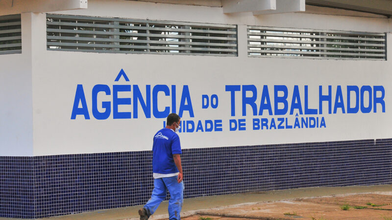 Agências do trabalhador oferecem 792 vagas de emprego