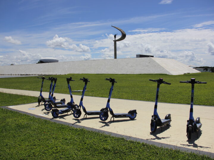 Patinetes elétricos terão treinamento prático gratuito no parque