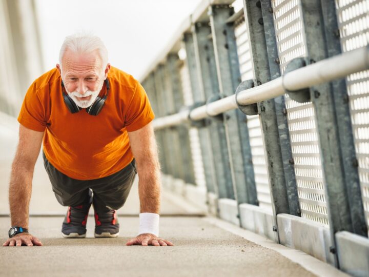 Prática de exercícios previne a osteoporose e protege os ossos