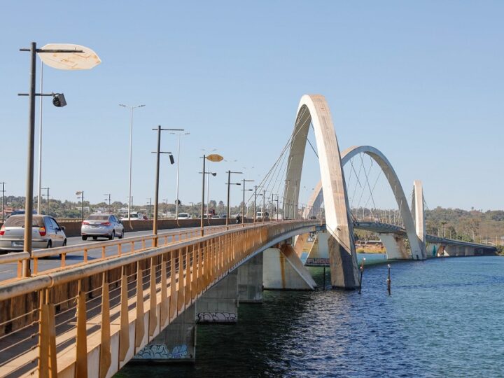 Ponte JK tem velocidade máxima reduzida para 60 km/h