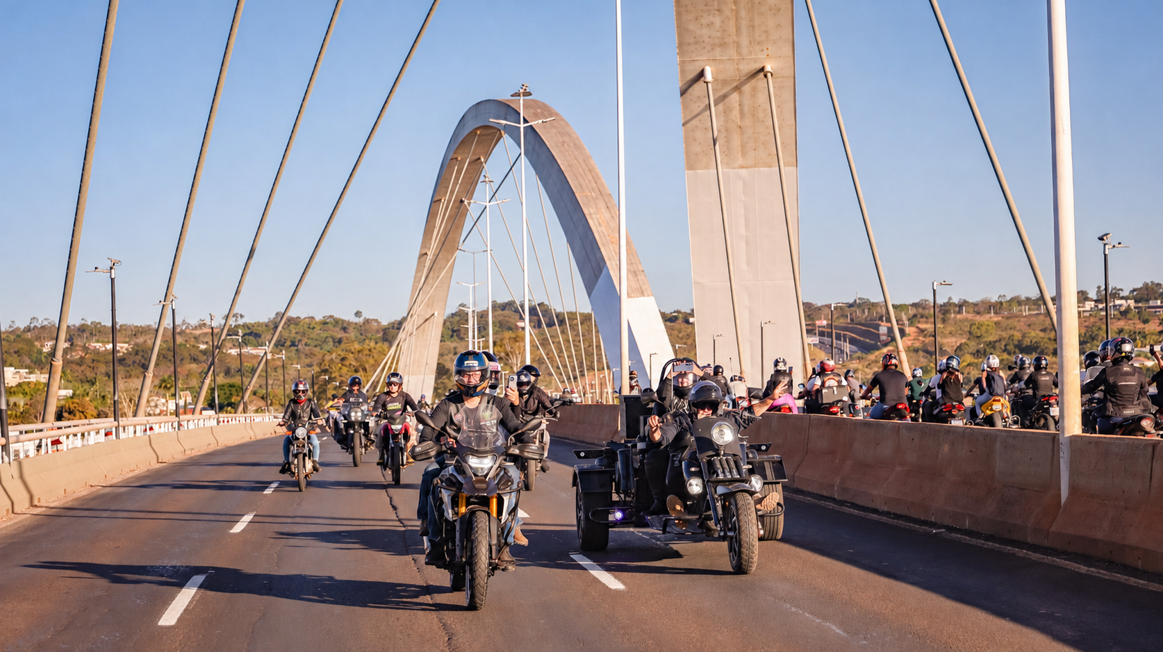 Capital Moto Week reúne 30 mil motos em passeio por Brasília