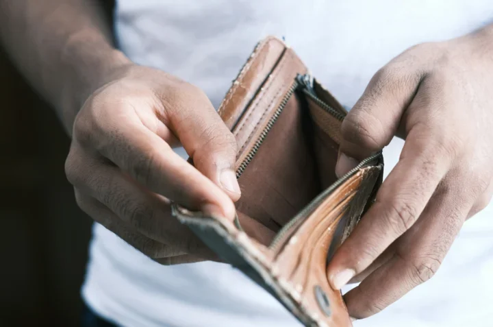 Quitar dívidas vira prioridade para brasileiros no segundo semestre