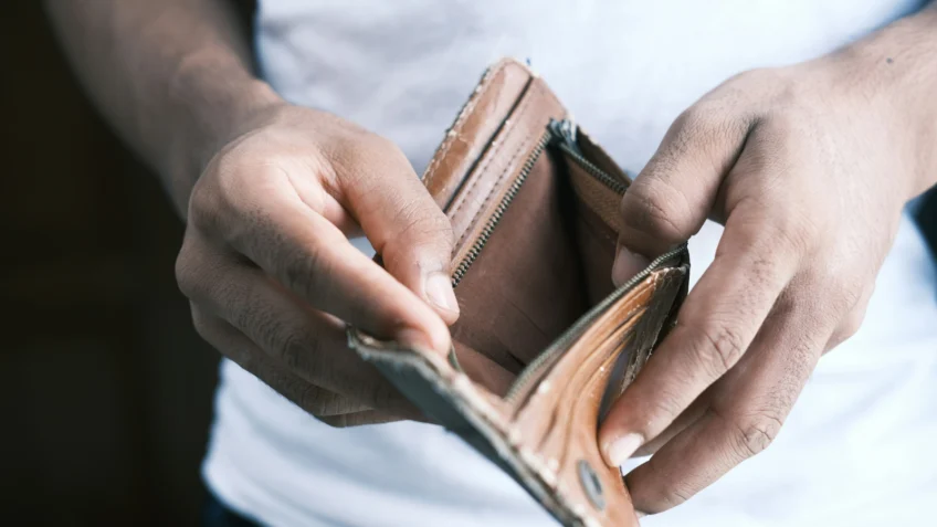 Quitar dívidas vira prioridade para brasileiros no segundo semestre