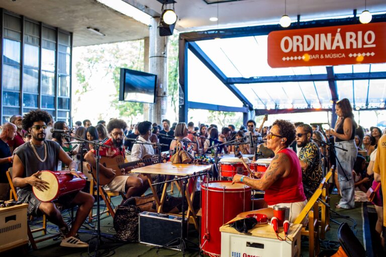 Ordinário Bar reúne pagode feijoada e axé com entrada gratuita