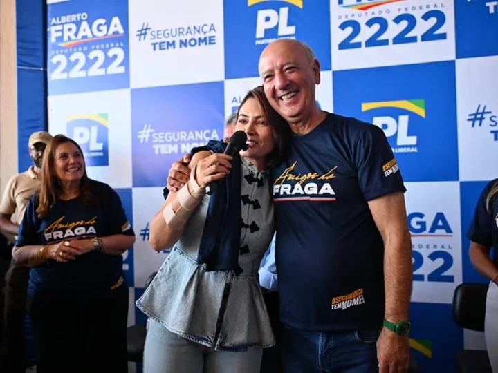 Michelle declara respeito a Arruda mas nega ser seu candidato