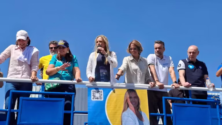 Celina Leão faz primeiro ato de campanha com trio em Ceilândia