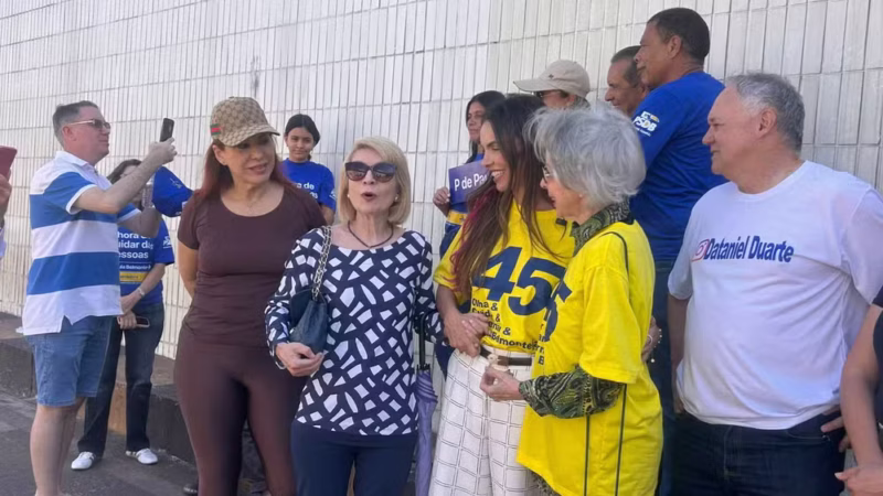 Paula Belmonte inicia corrida ao Palácio do Buriti na Asa Sul
