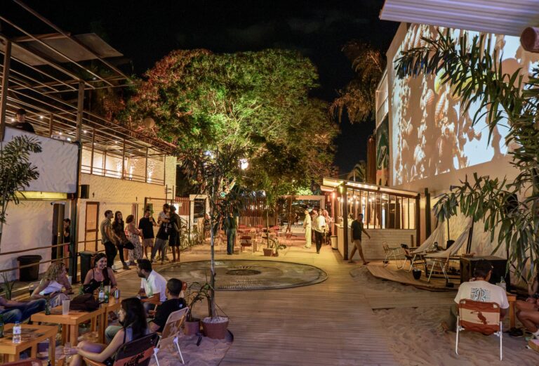 Cápsula Bar traz a essência de São Jorge ao Lago Paranoá