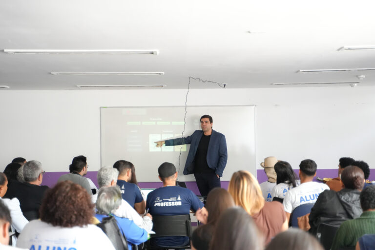 Alunos do Qualifica DF aprendem inteligência artificial no IGG