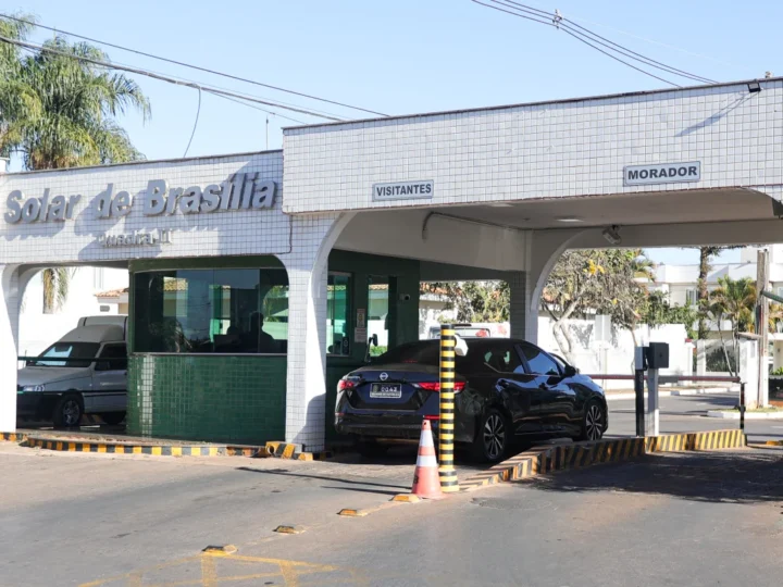Homem expulso de condomínio admite golpes em vizinho