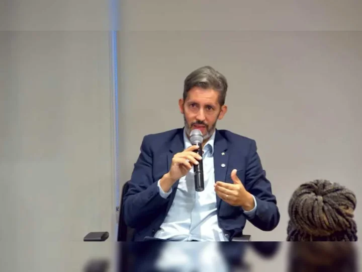 Leandro Grass planeja 10 mil moradias sociais por ano no DF