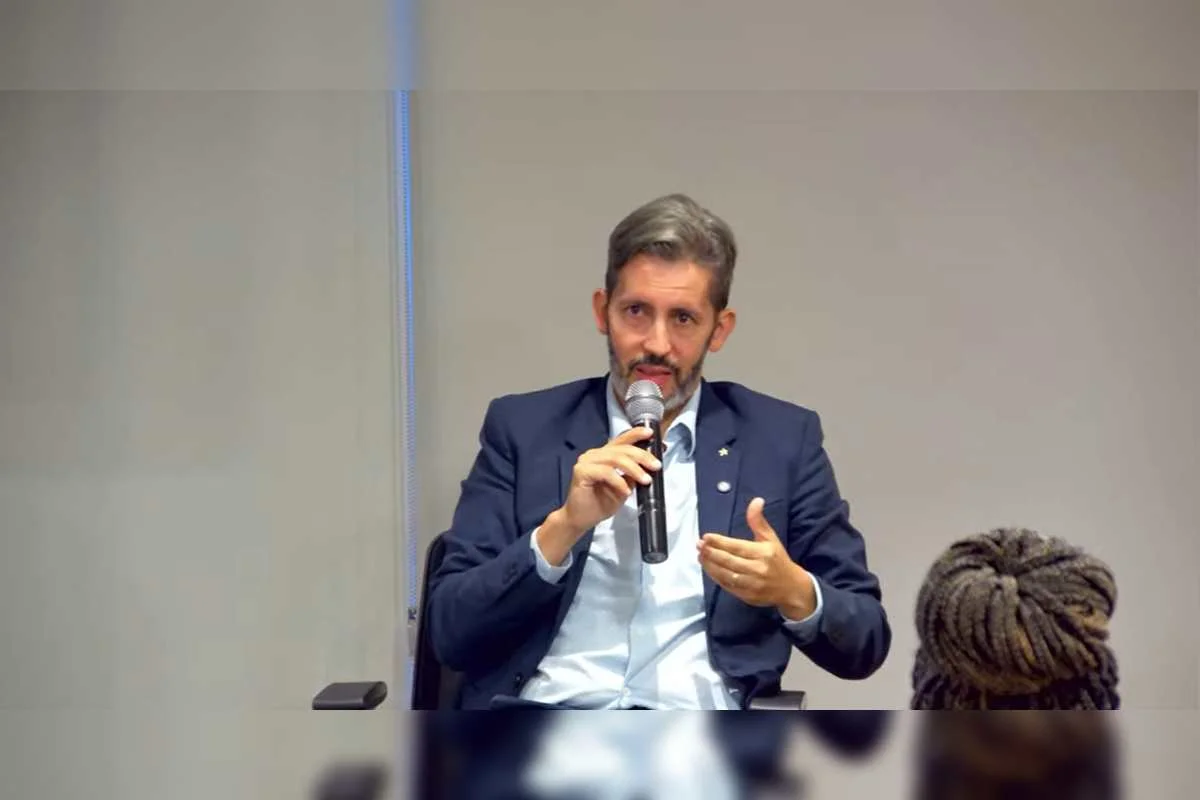 Leandro Grass planeja 10 mil moradias sociais por ano no DF