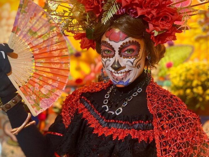 Halloween Casapark agita público infantil com bailinho e brincadeiras