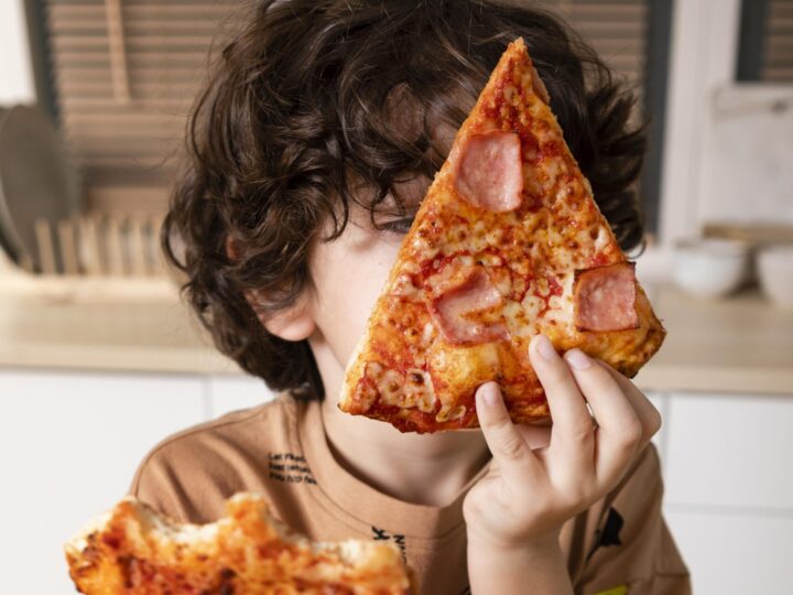 Don Romano oferece pizza grátis para crianças neste dia 12