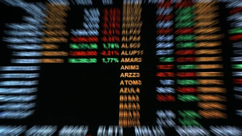 Bolsa registra recorde e supera 208 mil pontos antes da eleição