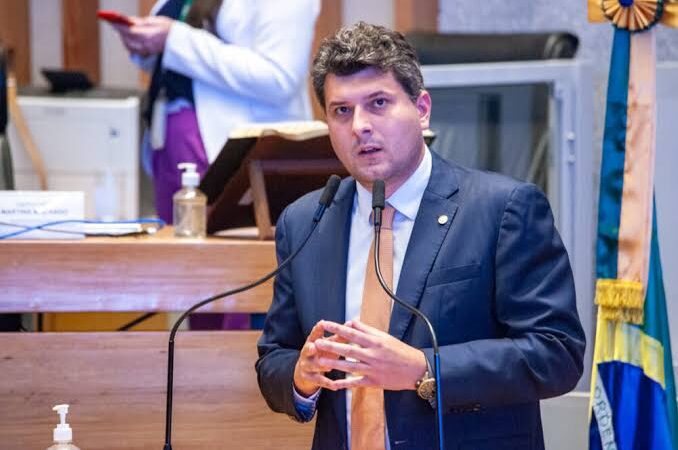 Eduardo Pedrosa garante novo mandato na Câmara Legislativa