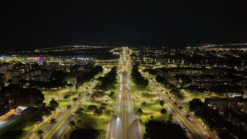 CEB entrega 86 obras de iluminação pública em 21 regiões